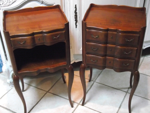 QUALITY PAIR OF VINTAGE FRENCH BEDSIDE TABLES